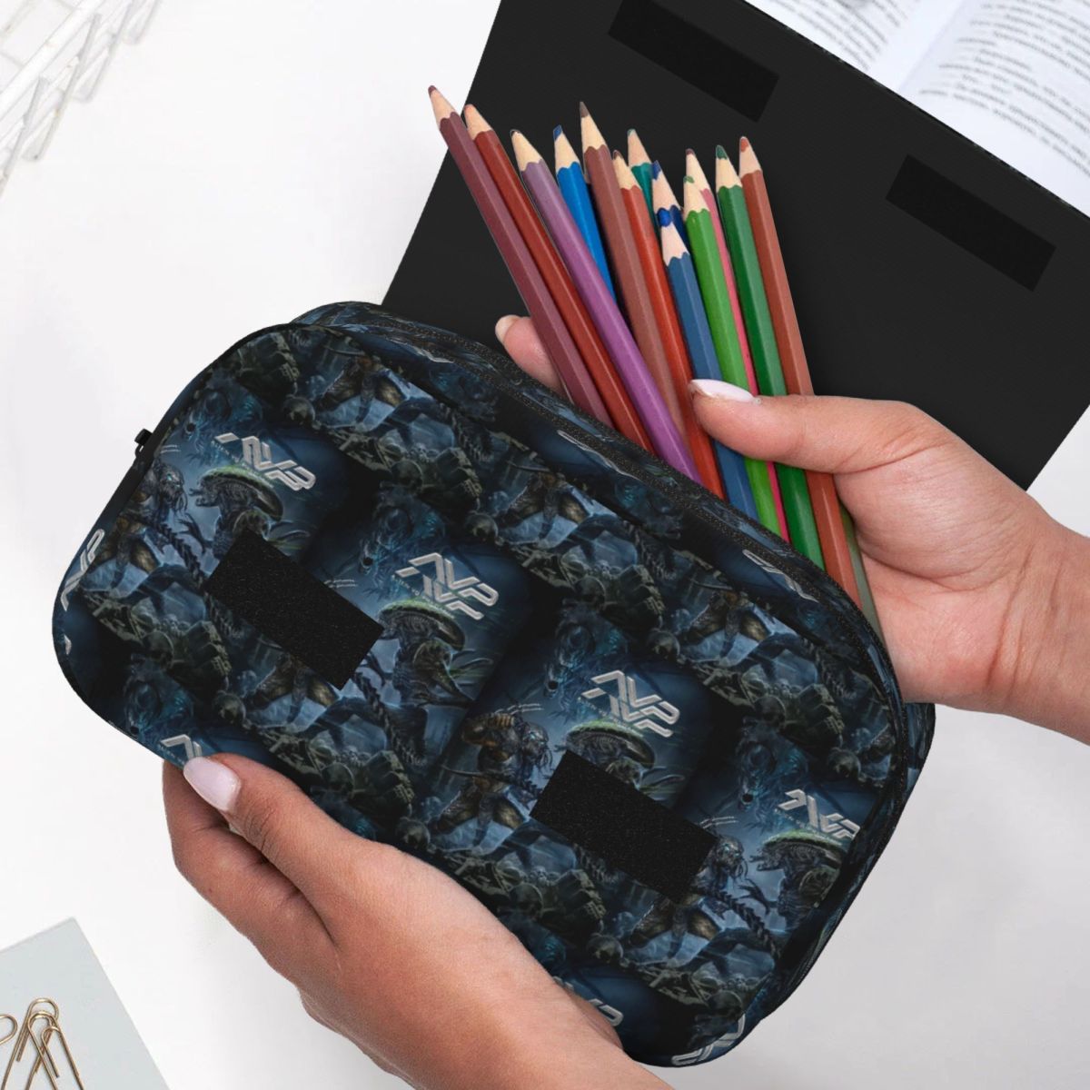 Alien Vs Predator Game Pencil  - огляд і ціна Office Supply Vs Stationery
